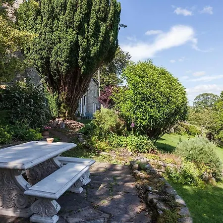Stunning 8 Beds Country Retreat Nr Richmond *